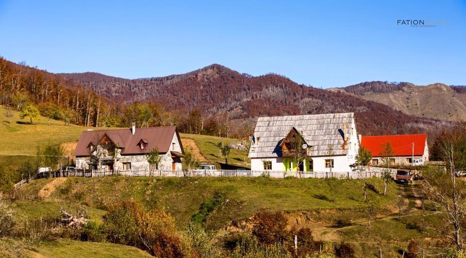 Guesthouse Alpini Lepushe エクステリア 写真
