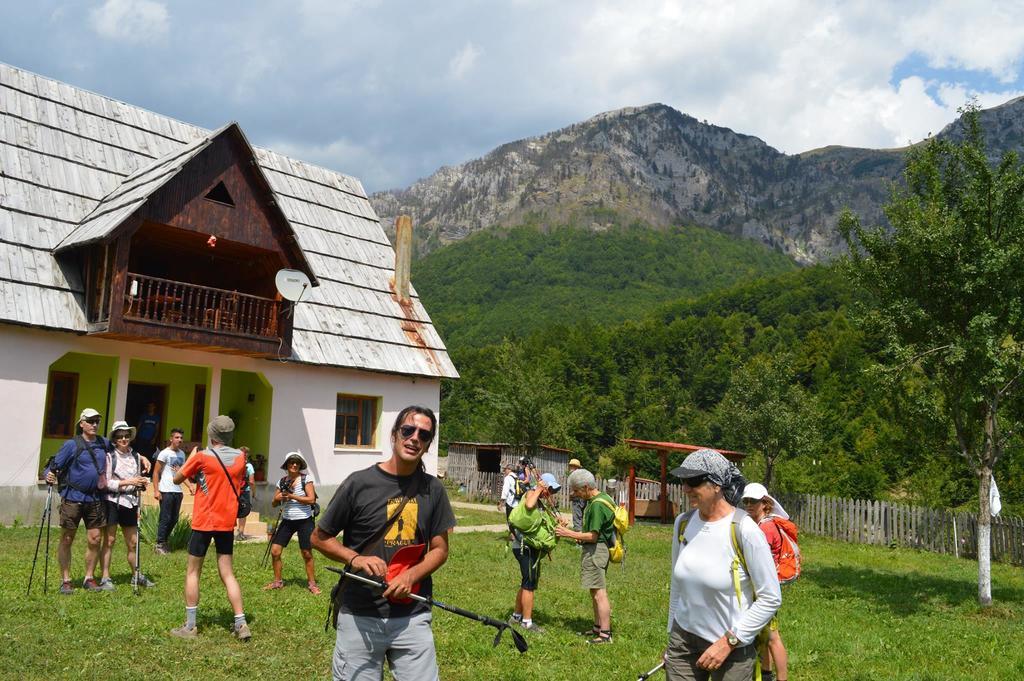 Guesthouse Alpini Lepushe エクステリア 写真
