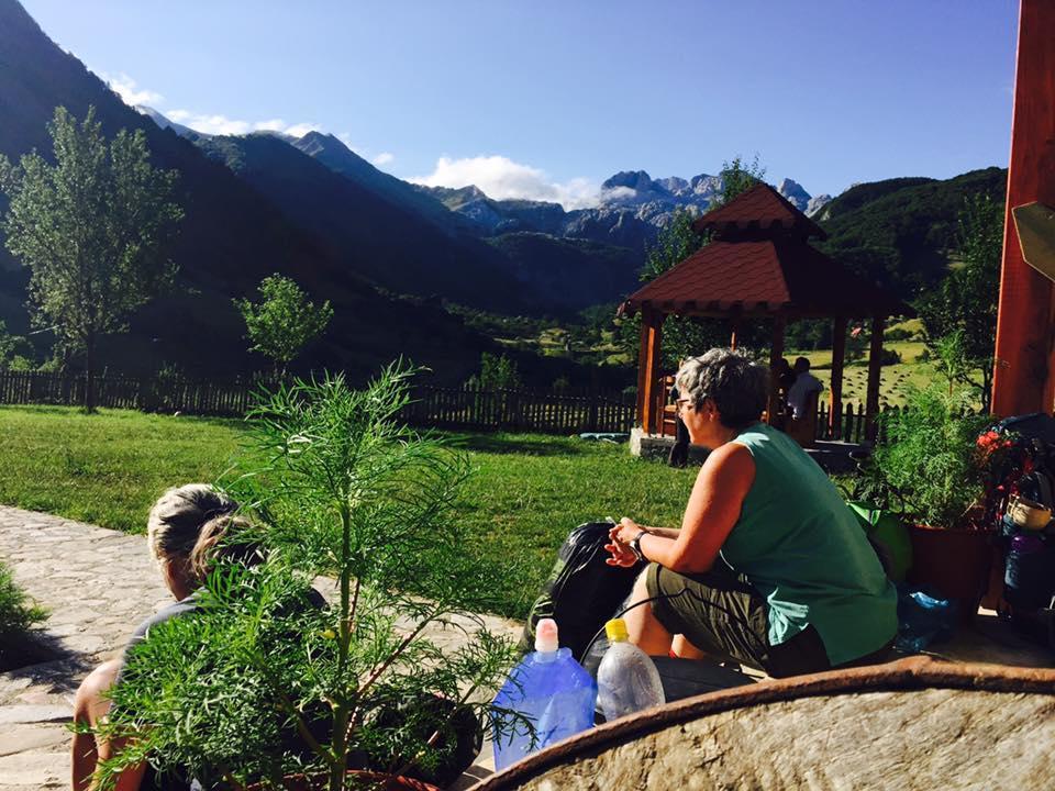 Guesthouse Alpini Lepushe エクステリア 写真