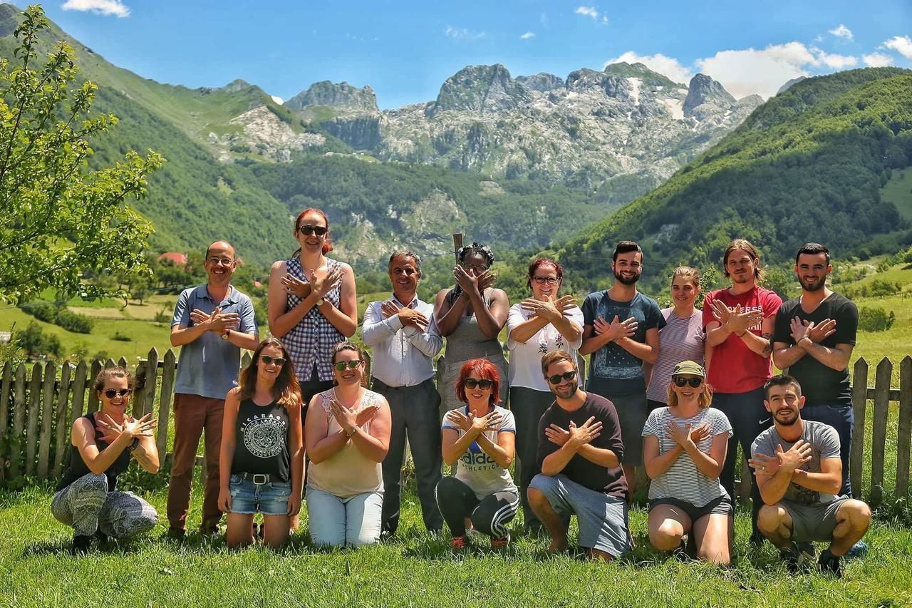 Guesthouse Alpini Lepushe エクステリア 写真