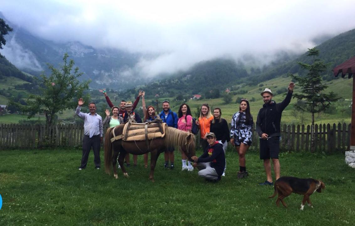 Guesthouse Alpini Lepushe エクステリア 写真
